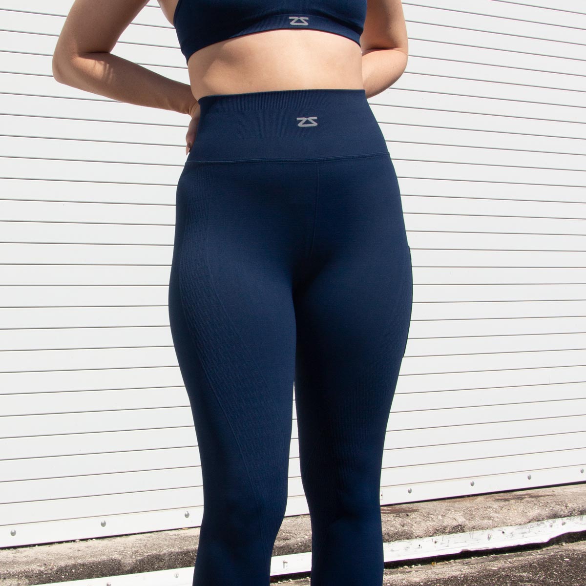 Seamless High-Waisted 7/8 Running LeggingsCompression Bottoms - Zensah